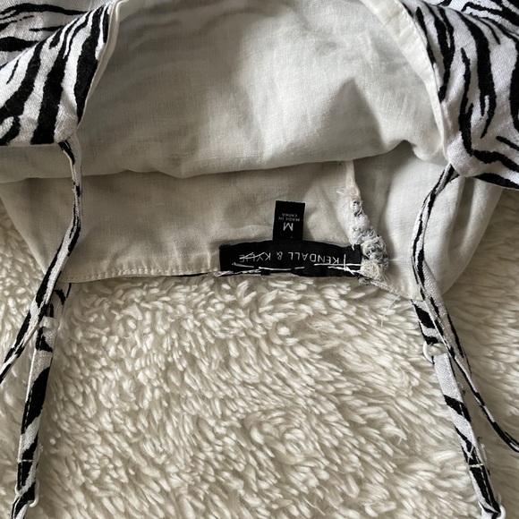 Kendall and Kylie Zebra Dress - Picture 4 of 4